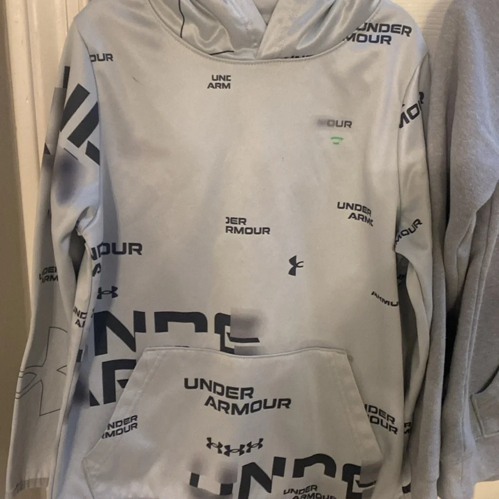 Bundle of two under Armour hoodies